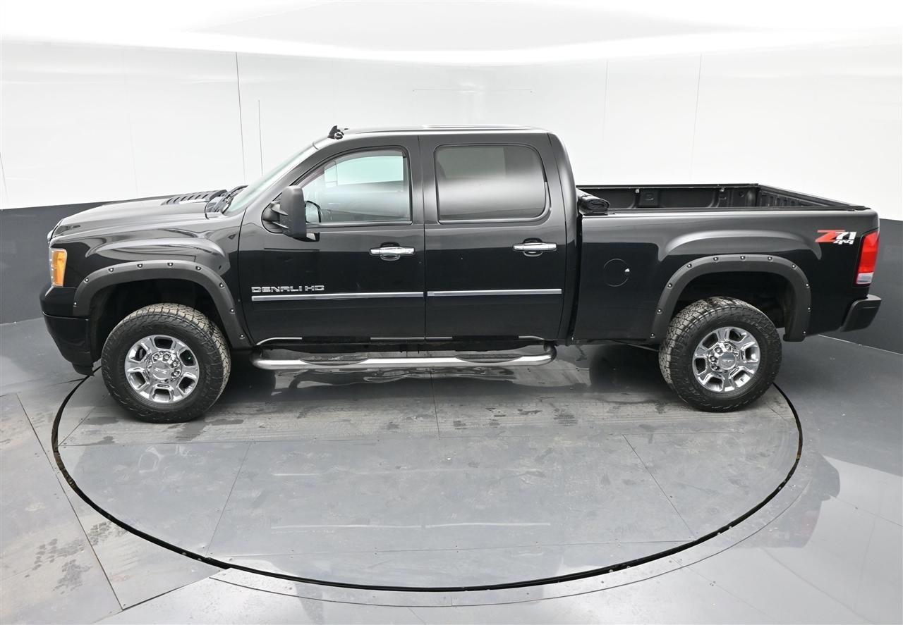 GMC Sierra 3500HD Denali Crew Cab SRW 4WD 2013