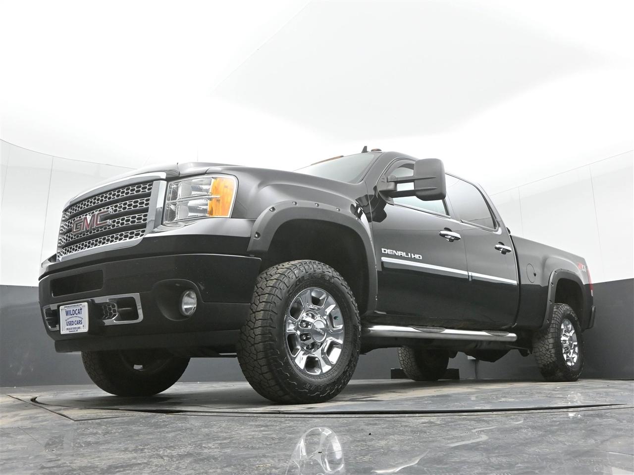 GMC Sierra 3500HD Denali Crew Cab SRW 4WD 2013