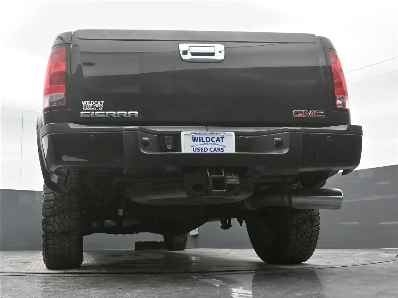 GMC Sierra 3500HD Denali Crew Cab SRW 4WD 2013