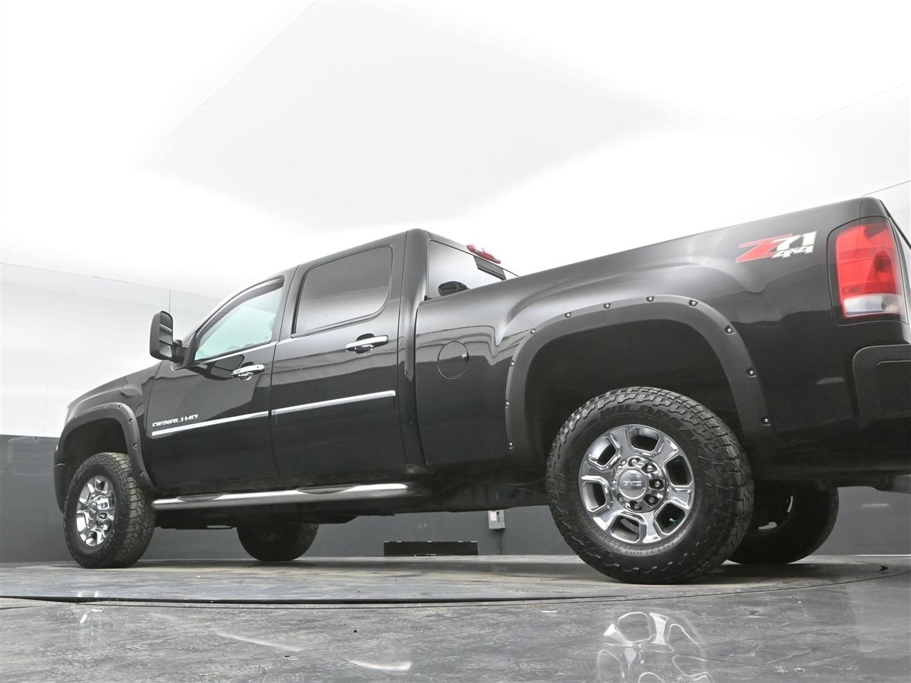 GMC Sierra 3500HD Denali Crew Cab SRW 4WD 2013