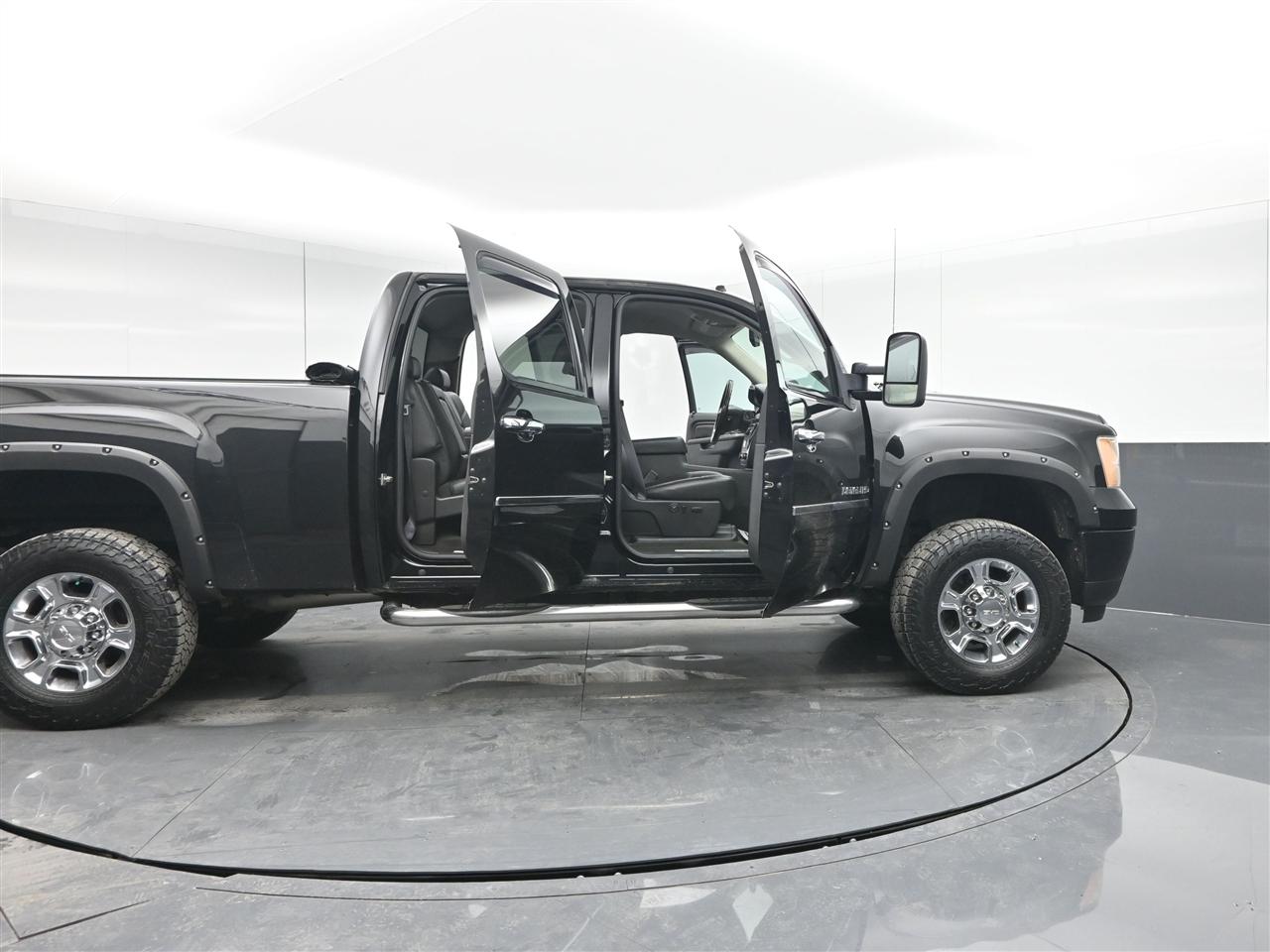 GMC Sierra 3500HD Denali Crew Cab SRW 4WD 2013