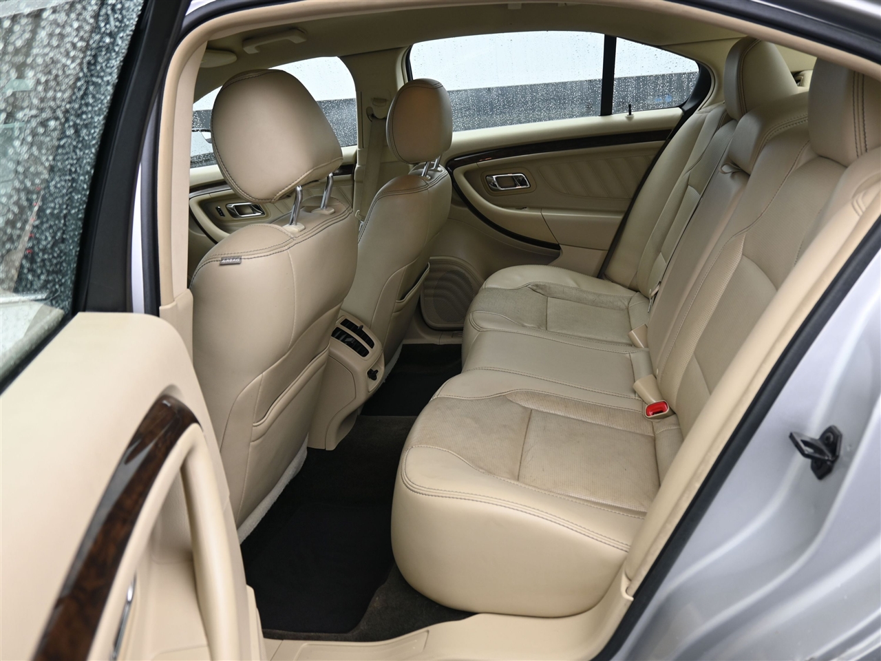 Ford Taurus Limited FWD 2014