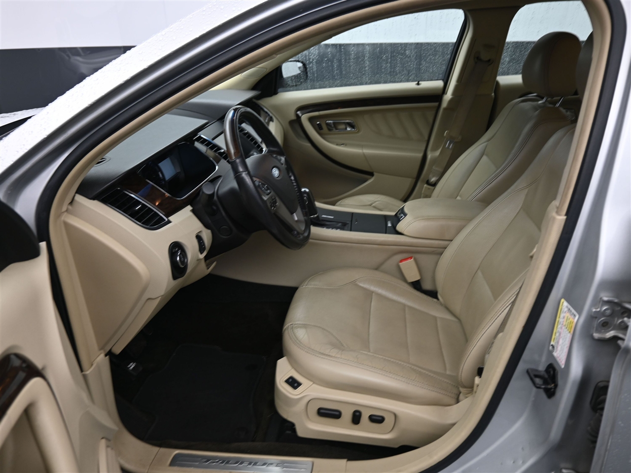 Ford Taurus Limited FWD 2014