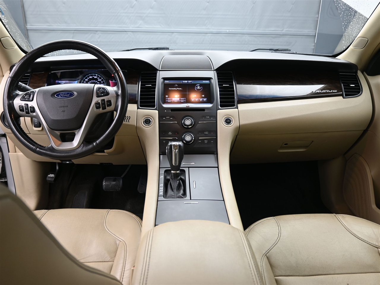 Ford Taurus Limited FWD 2014