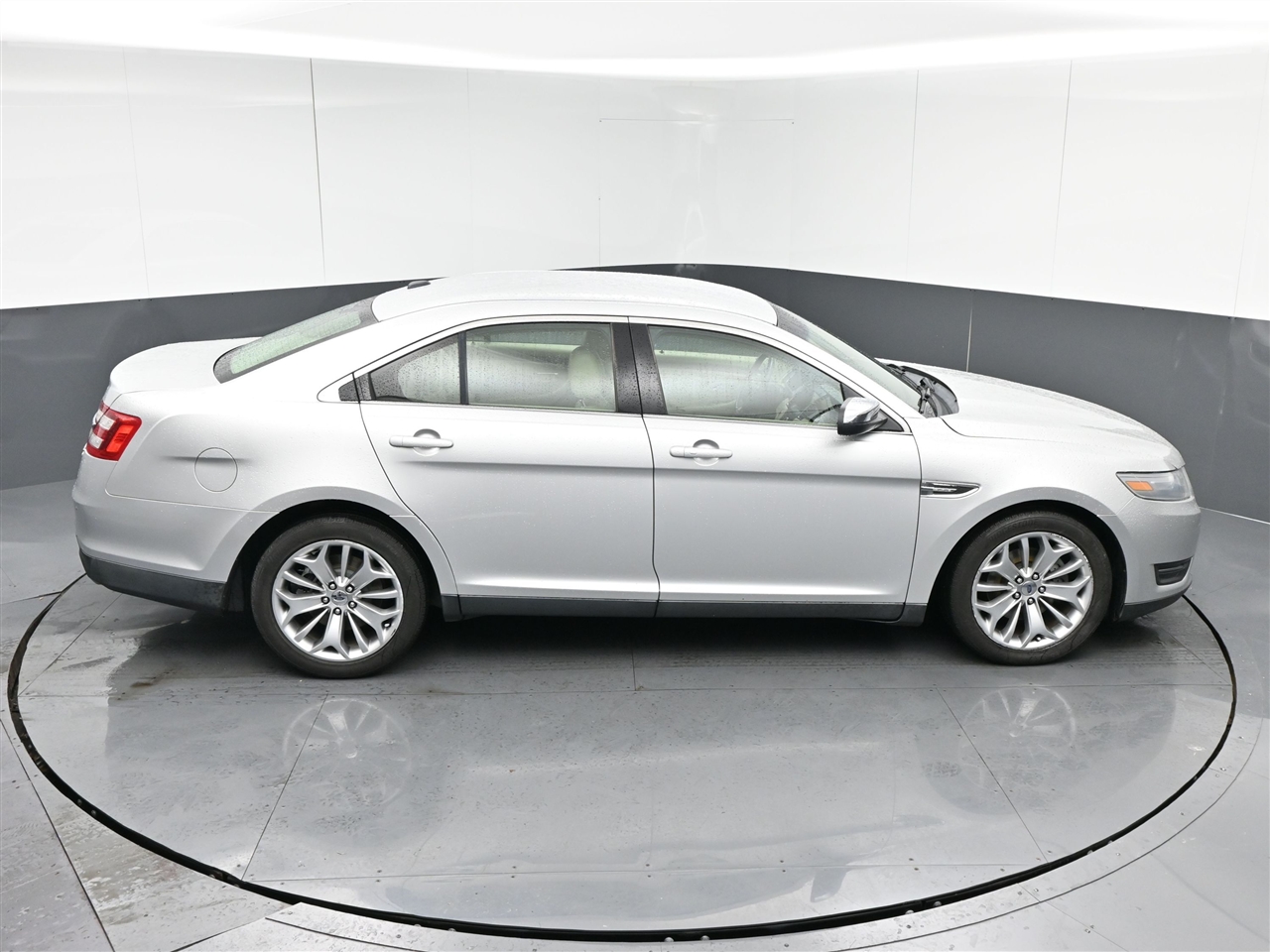 Ford Taurus Limited FWD 2014