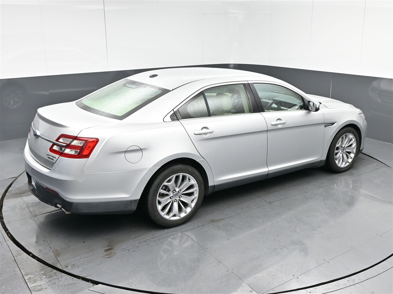 Ford Taurus Limited FWD 2014