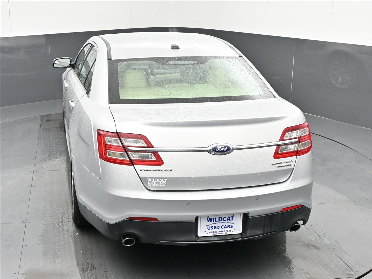Ford Taurus Limited FWD 2014