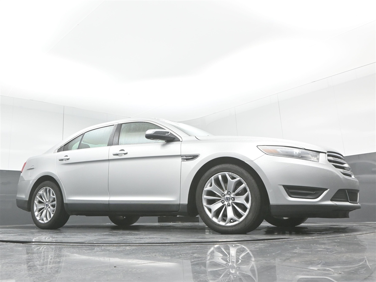 Ford Taurus Limited FWD 2014