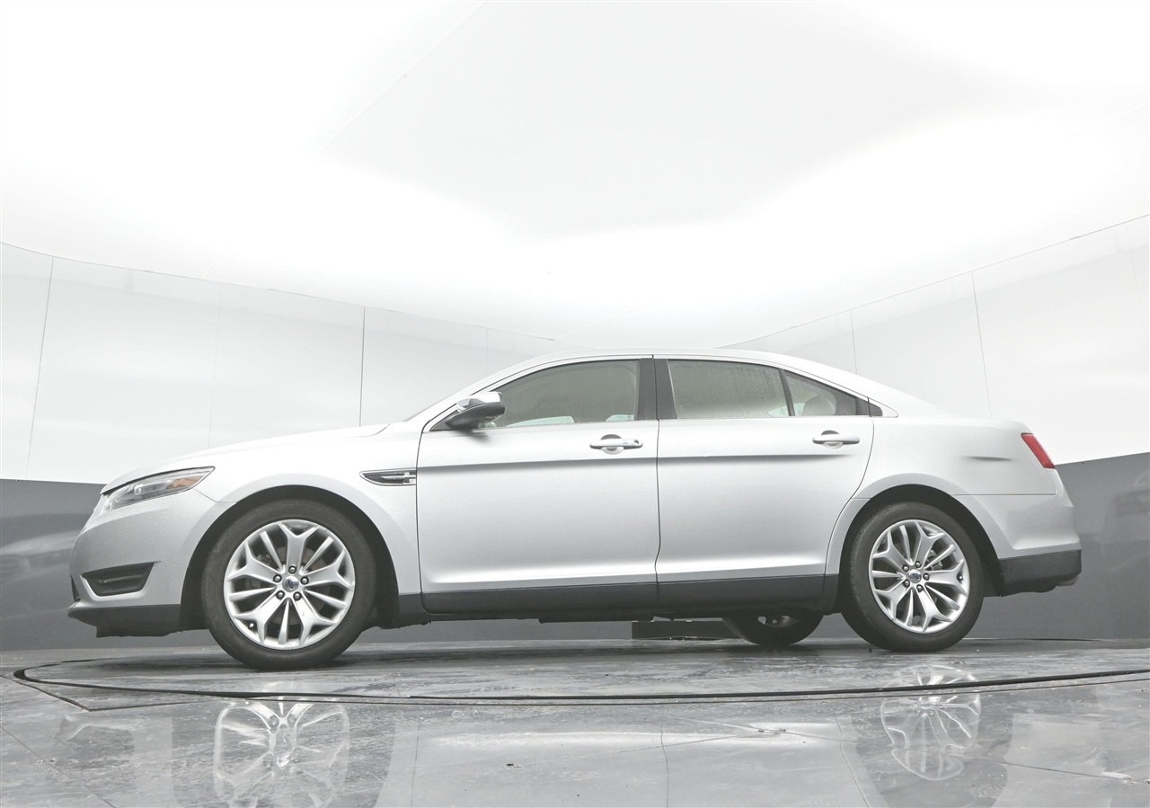 Ford Taurus Limited FWD 2014