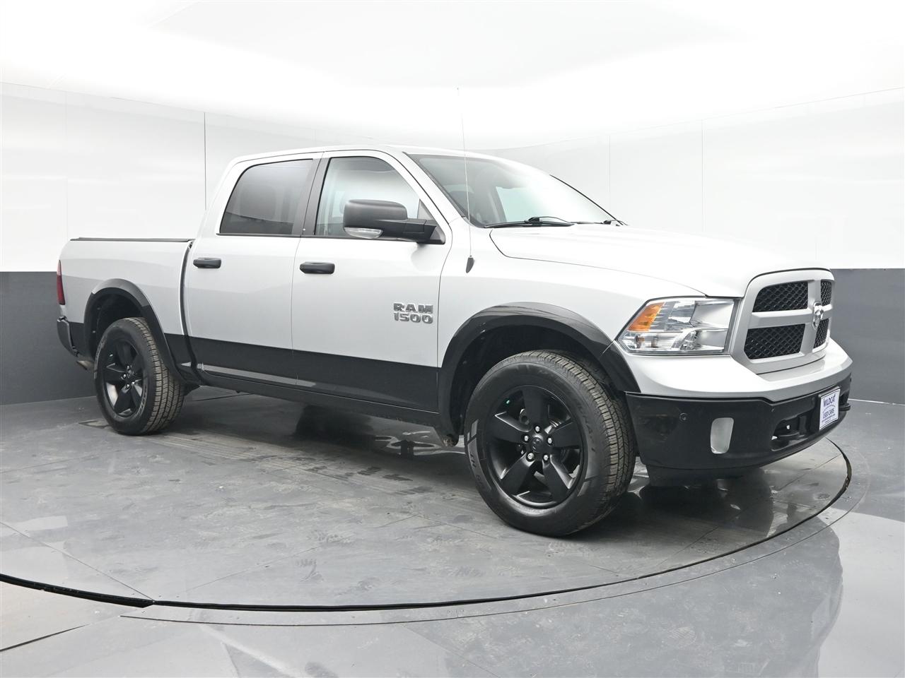 RAM 1500 SLT Crew Cab SWB 4WD 2015