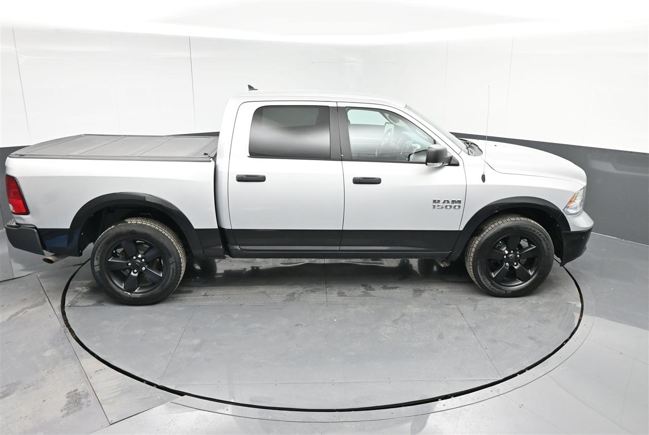 RAM 1500 SLT Crew Cab SWB 4WD 2015