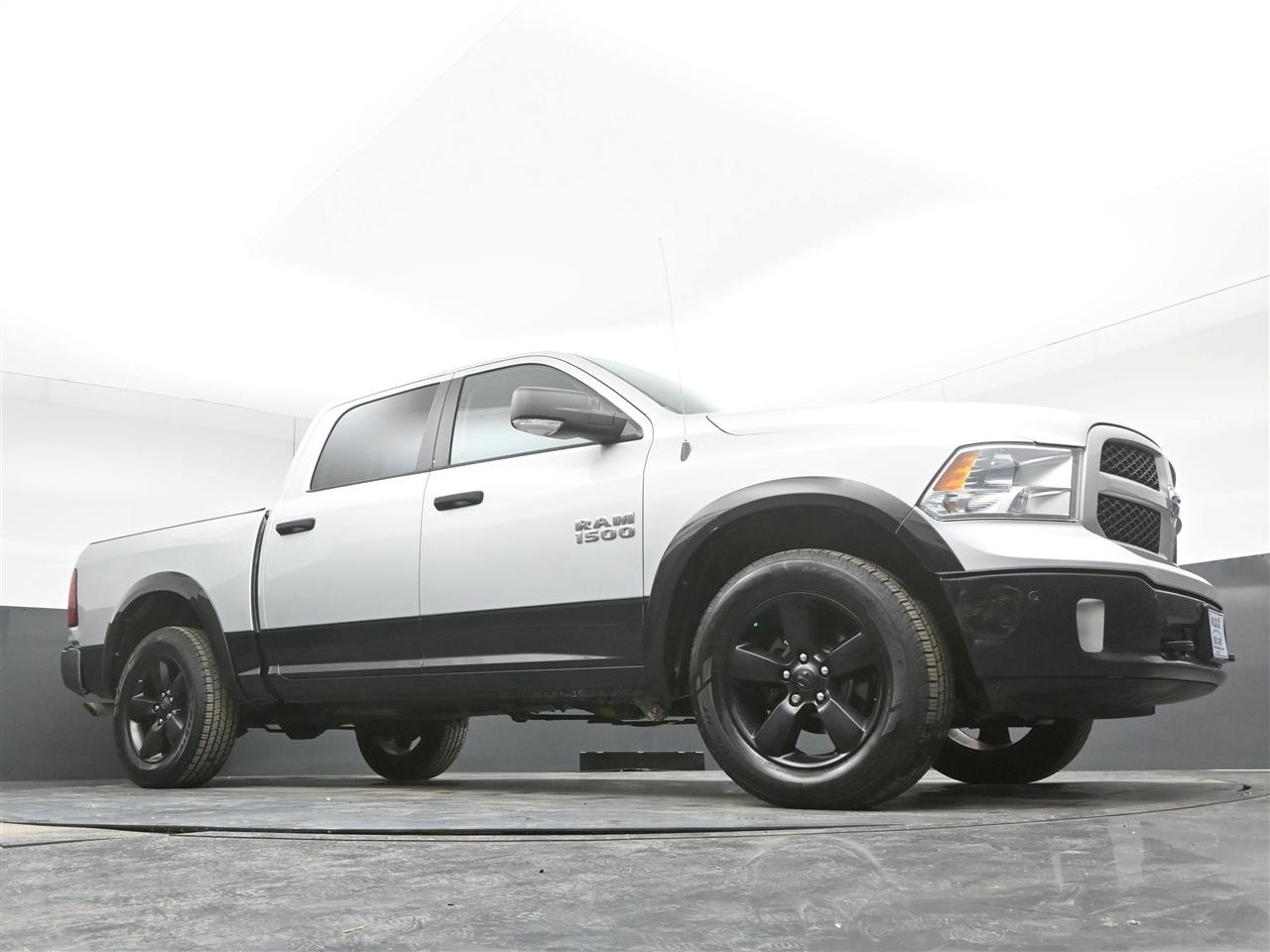 RAM 1500 SLT Crew Cab SWB 4WD 2015