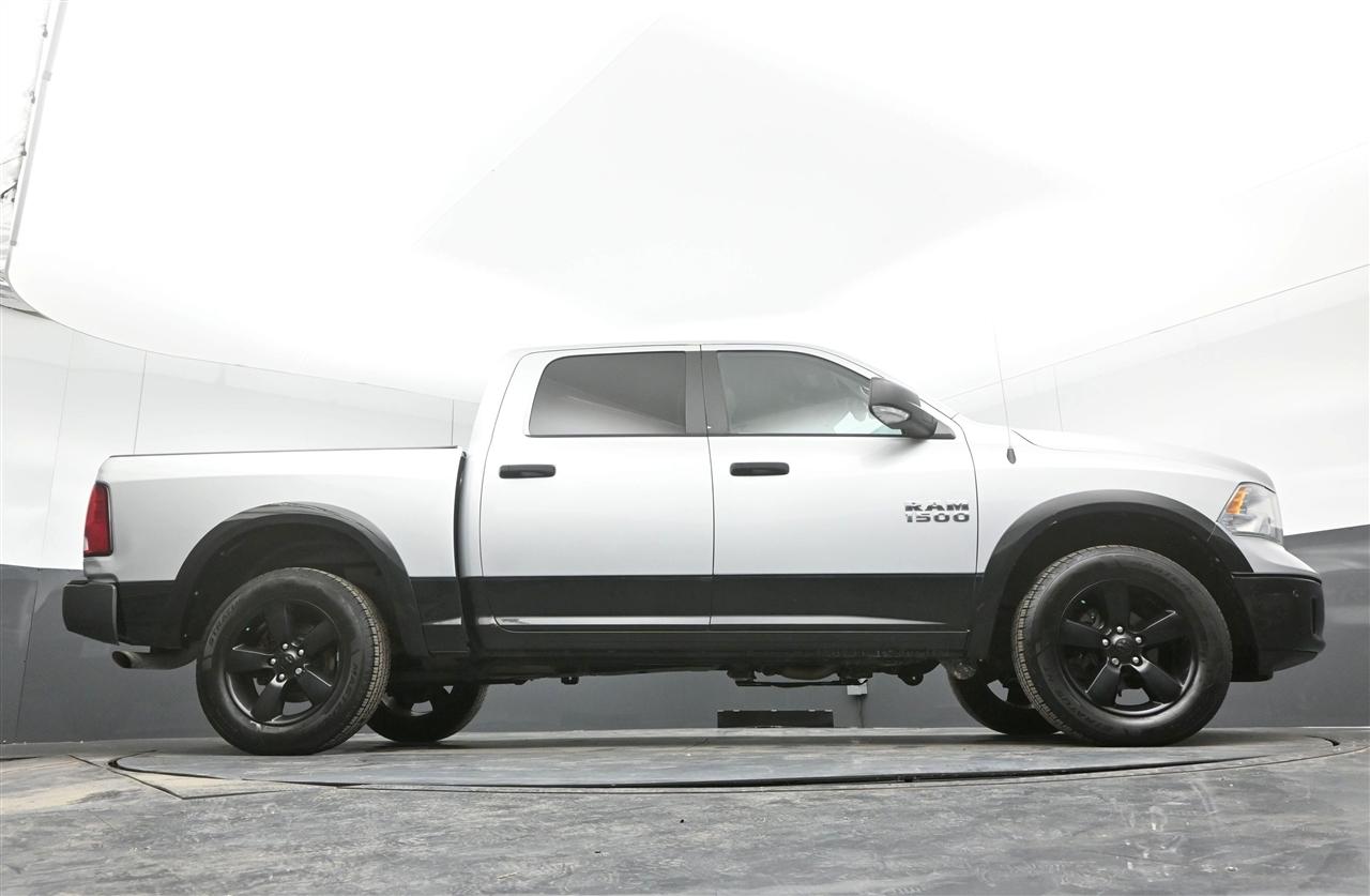 RAM 1500 SLT Crew Cab SWB 4WD 2015