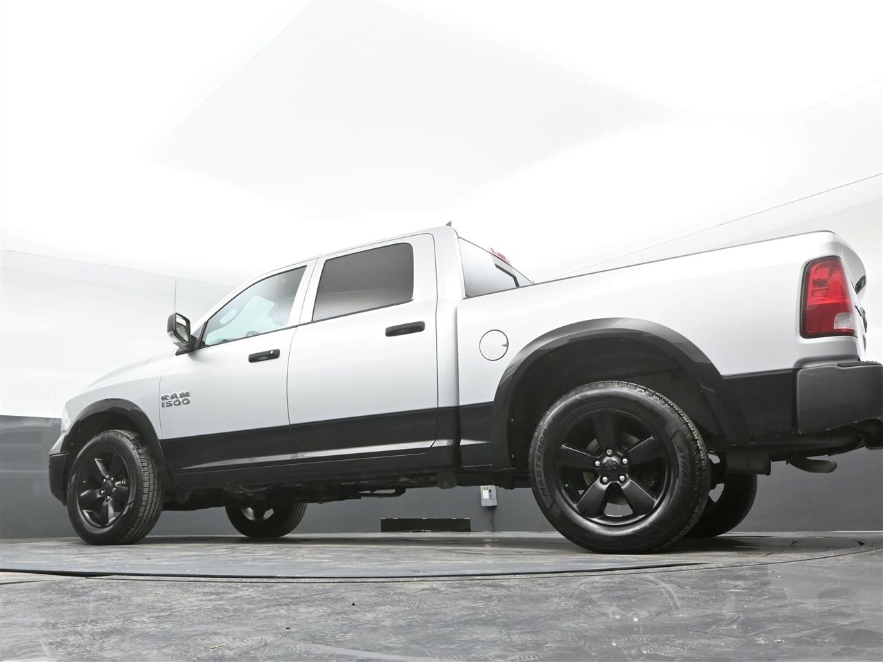 RAM 1500 SLT Crew Cab SWB 4WD 2015