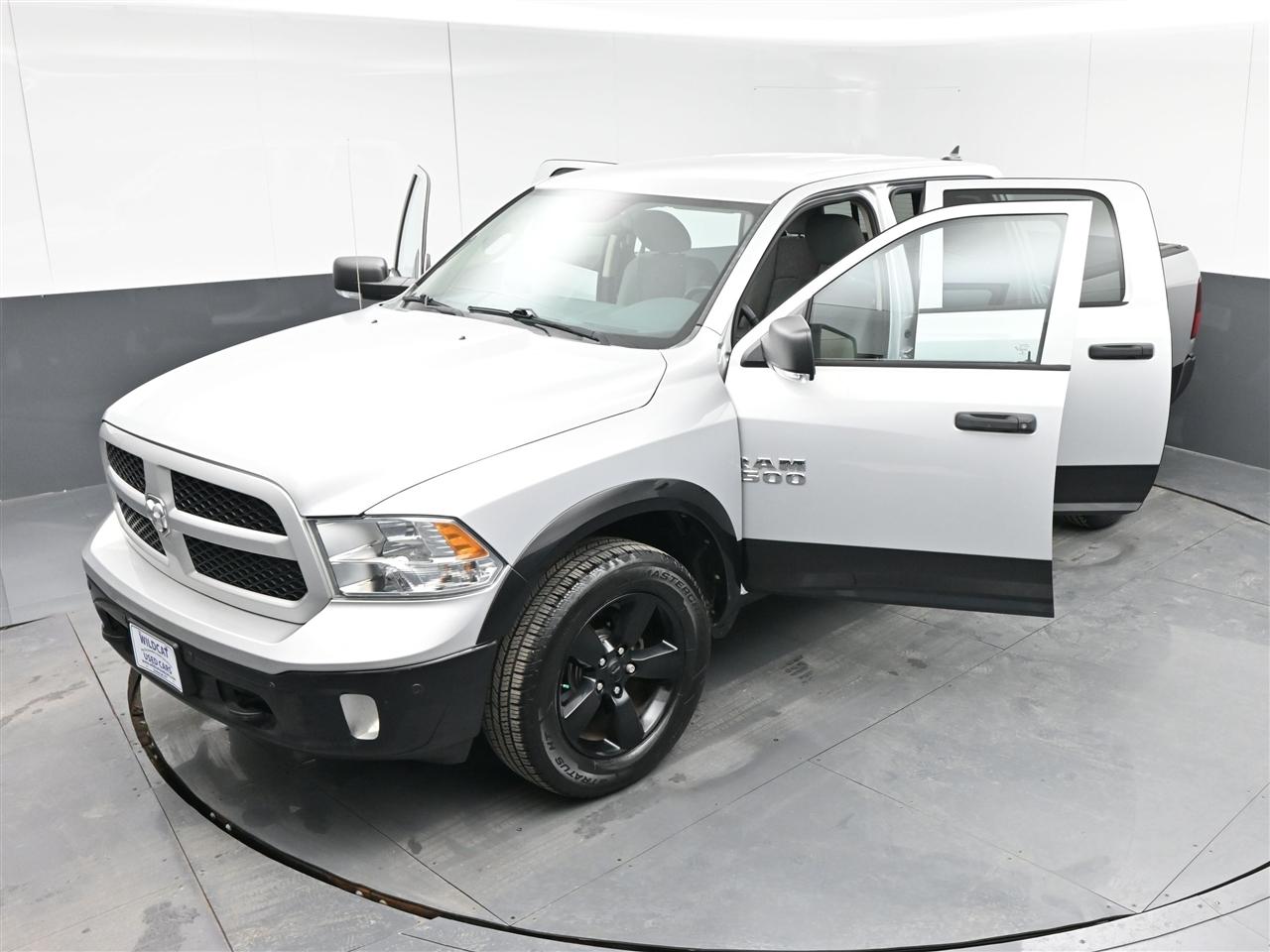 RAM 1500 SLT Crew Cab SWB 4WD 2015