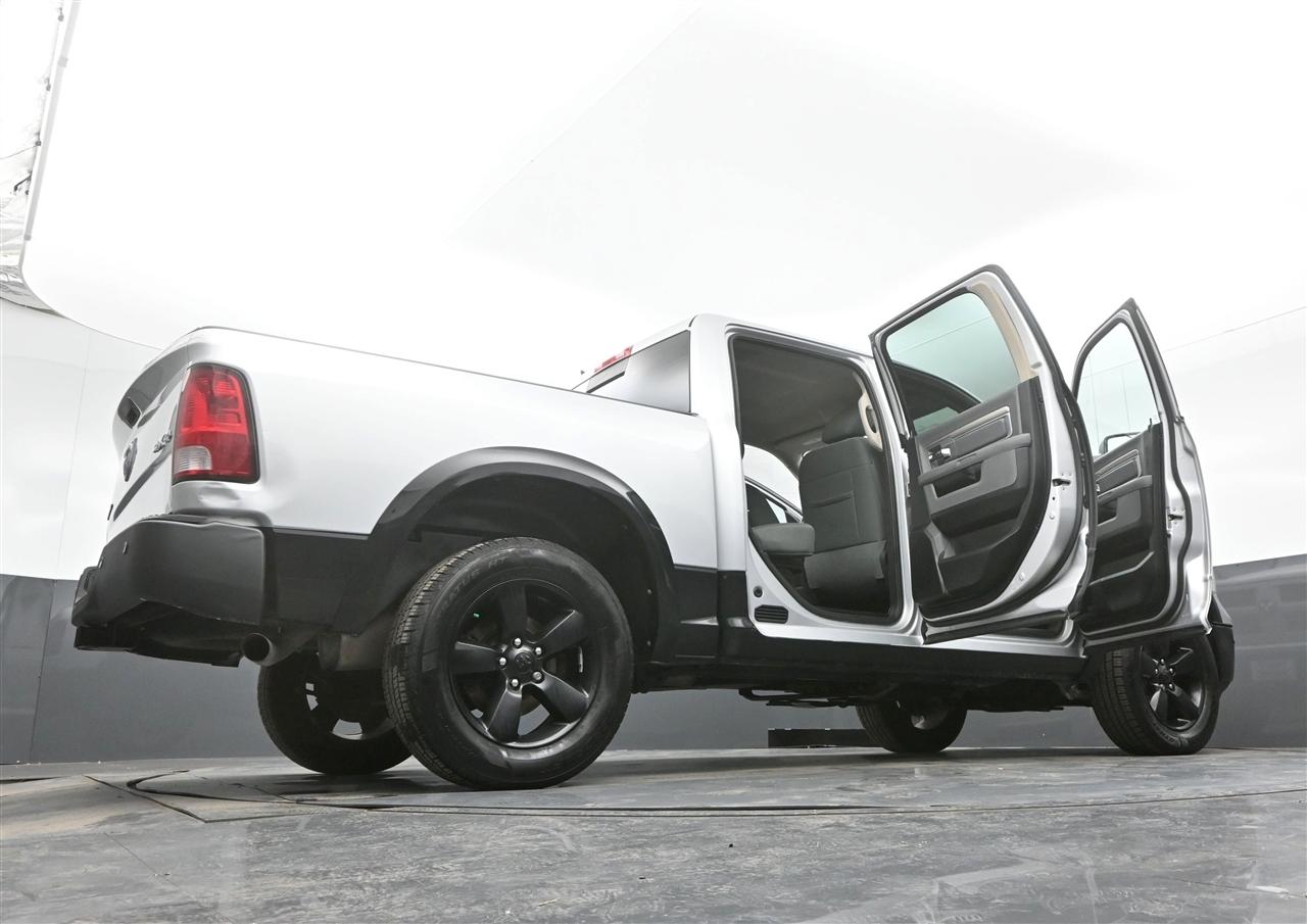 RAM 1500 SLT Crew Cab SWB 4WD 2015