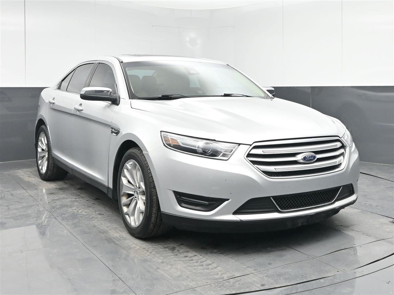 Ford Taurus Limited FWD 2018