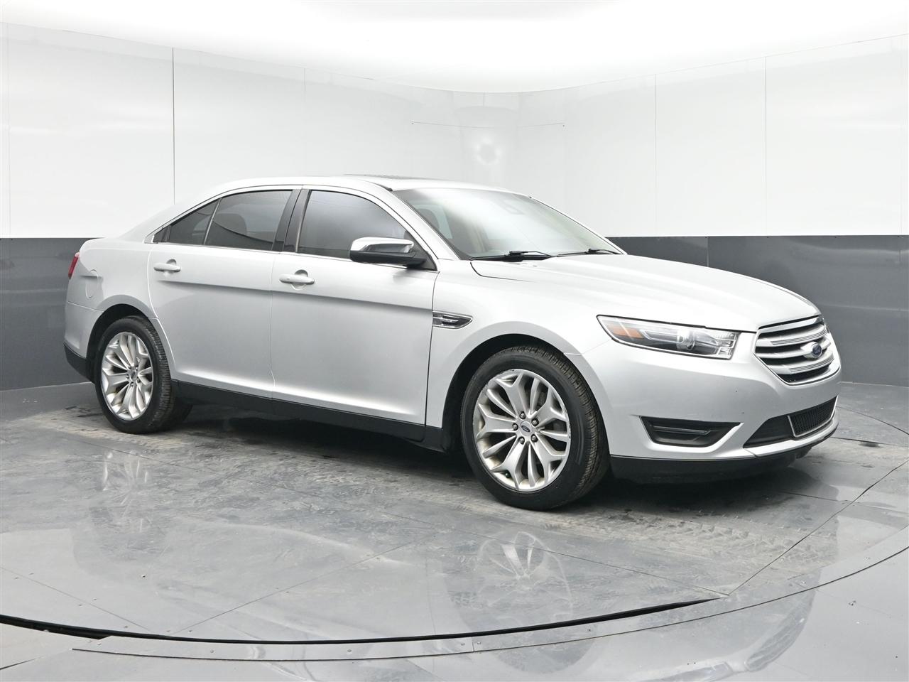 Ford Taurus Limited FWD 2018