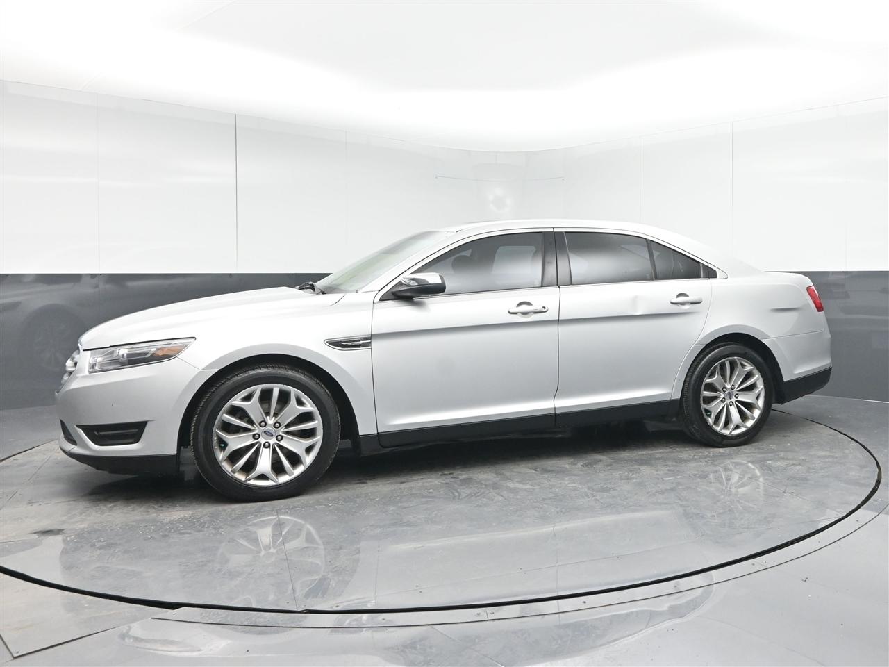 Ford Taurus Limited FWD 2018