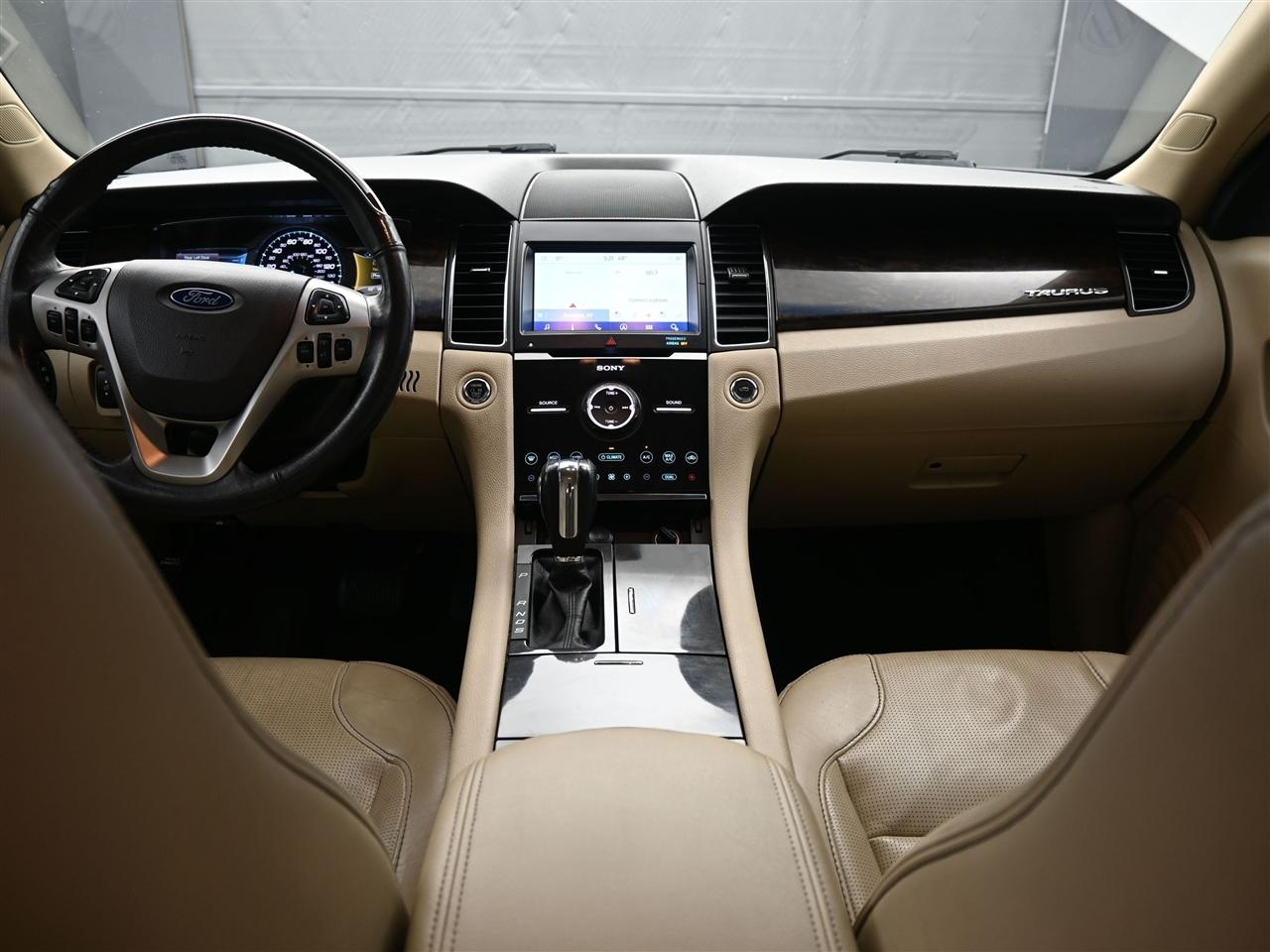 Ford Taurus Limited FWD 2018