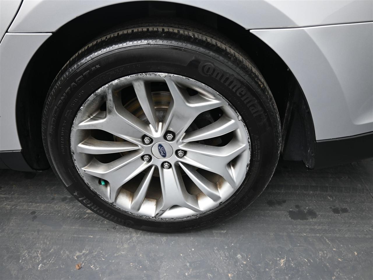 Ford Taurus Limited FWD 2018