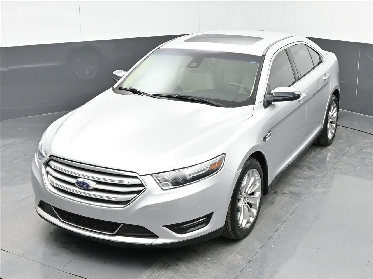 Ford Taurus Limited FWD 2018