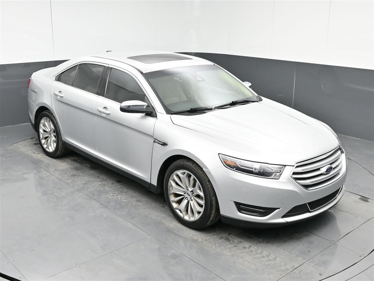 Ford Taurus Limited FWD 2018