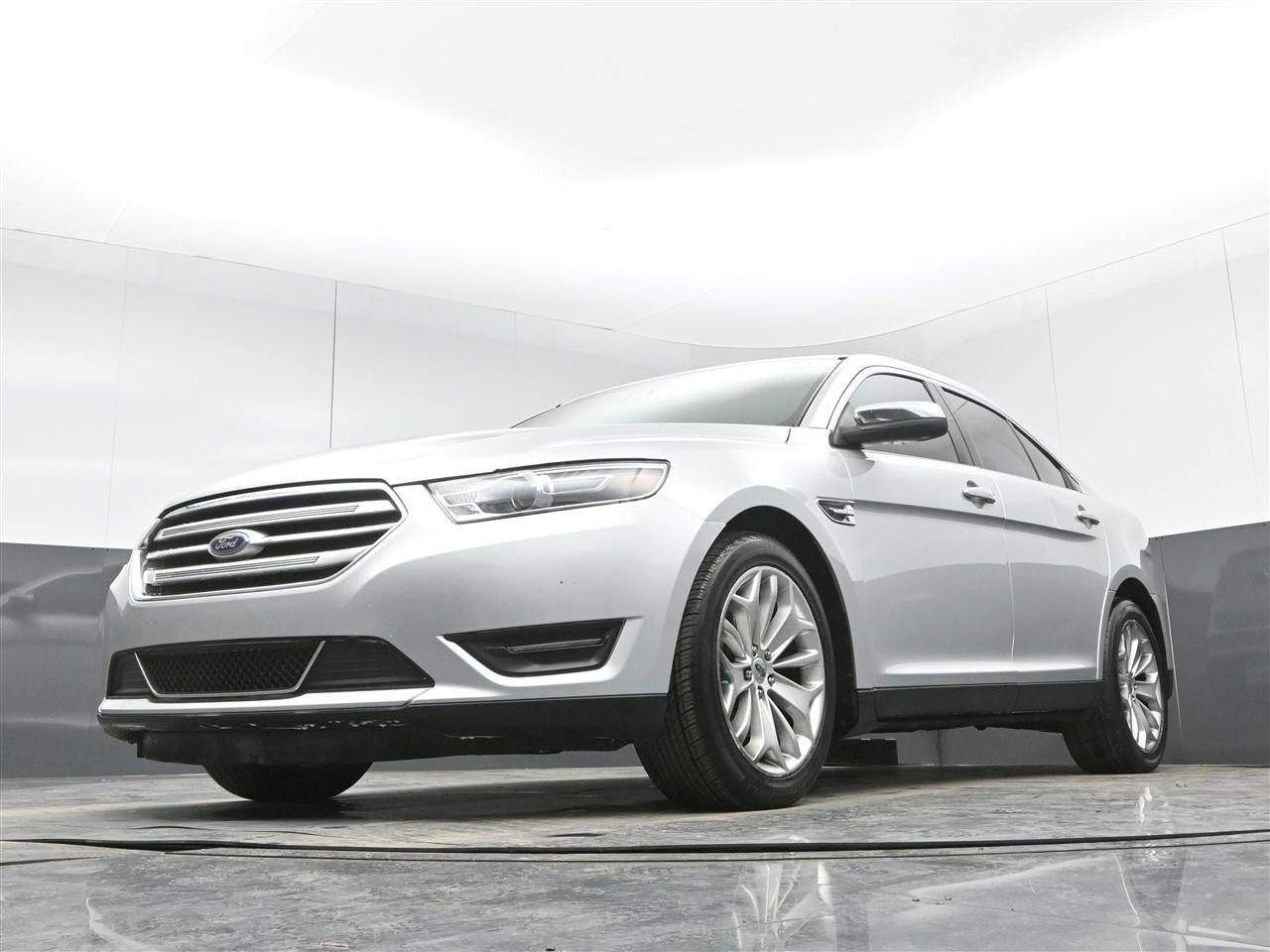 Ford Taurus Limited FWD 2018