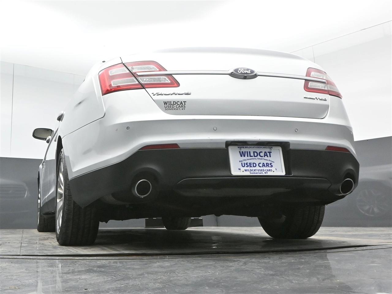 Ford Taurus Limited FWD 2018