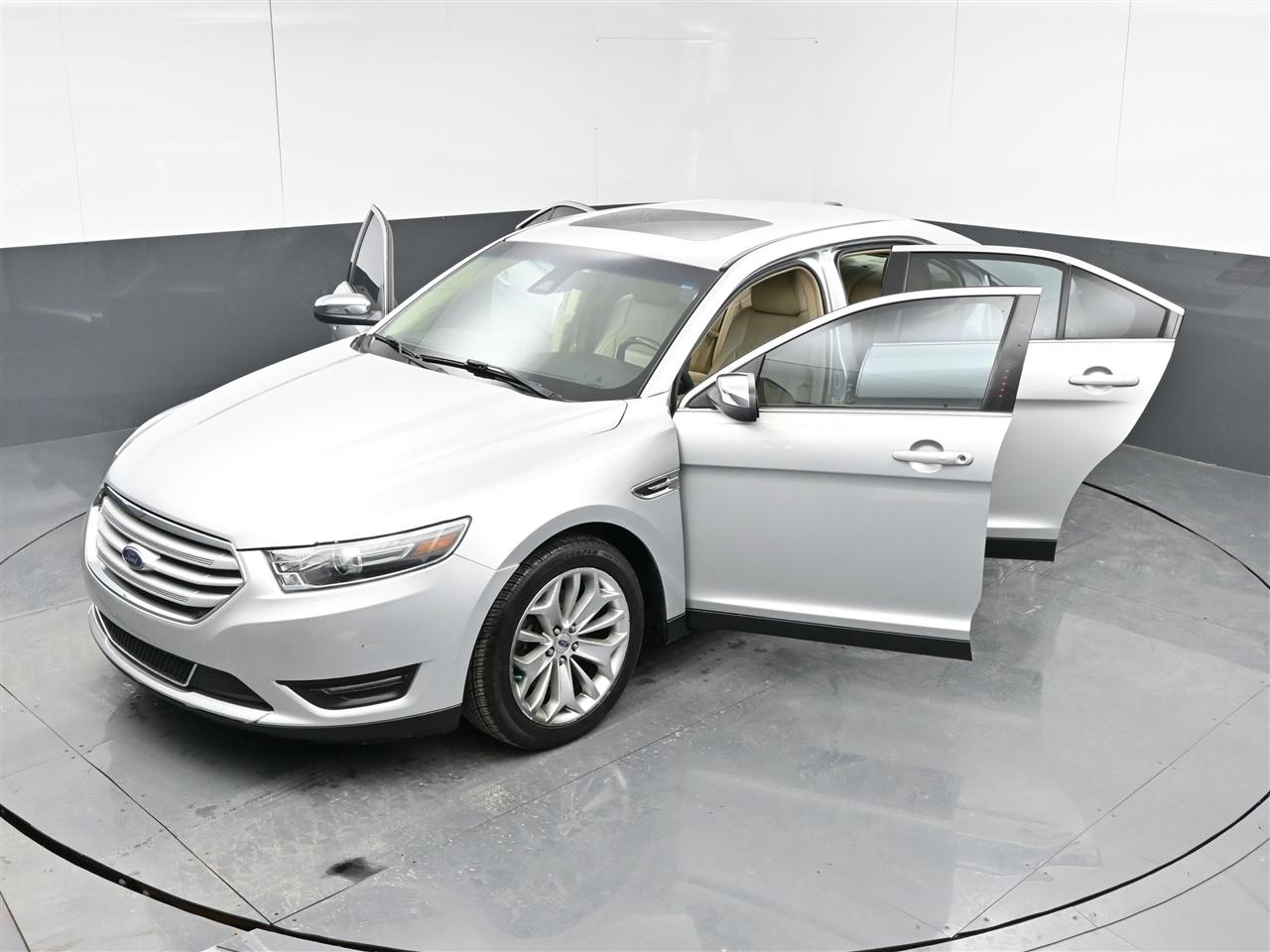 Ford Taurus Limited FWD 2018