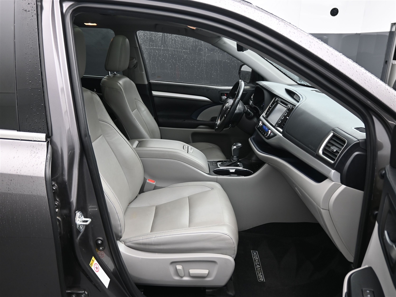 Toyota Highlander XLE FWD V6 2019