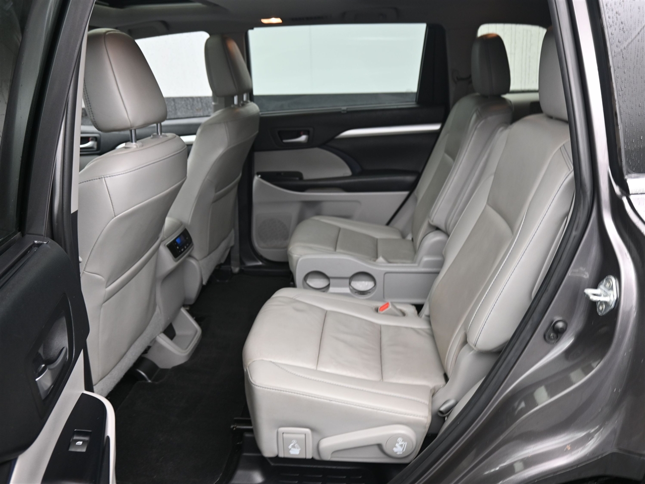 Toyota Highlander XLE FWD V6 2019