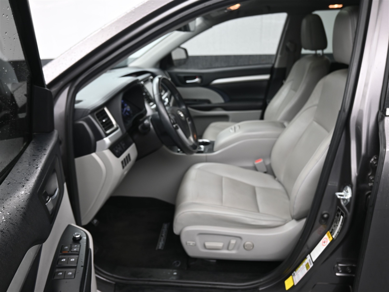 Toyota Highlander XLE FWD V6 2019