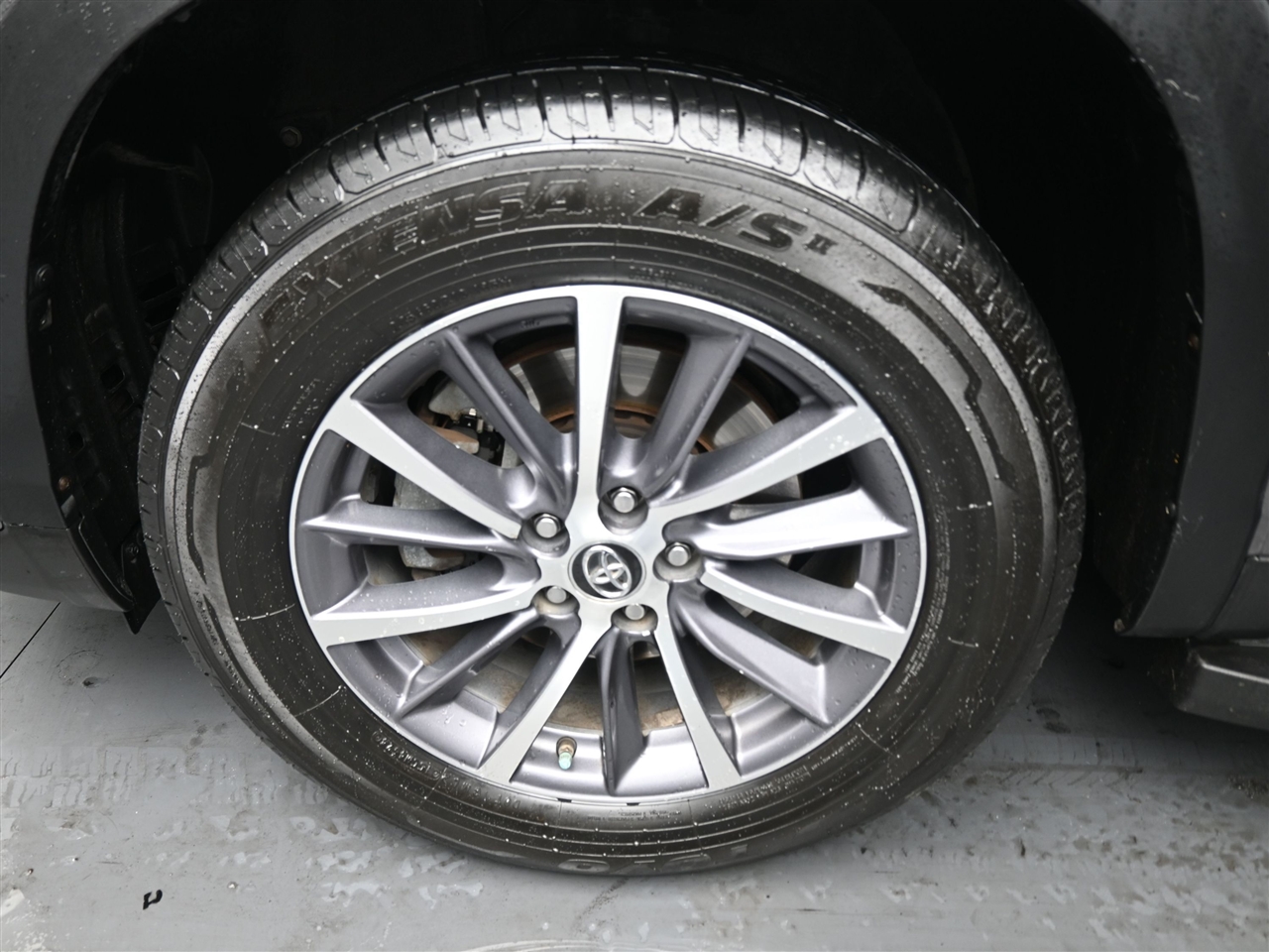 Toyota Highlander XLE FWD V6 2019