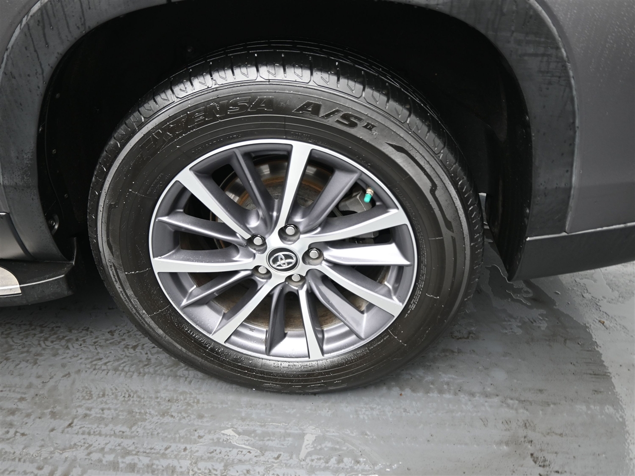 Toyota Highlander XLE FWD V6 2019