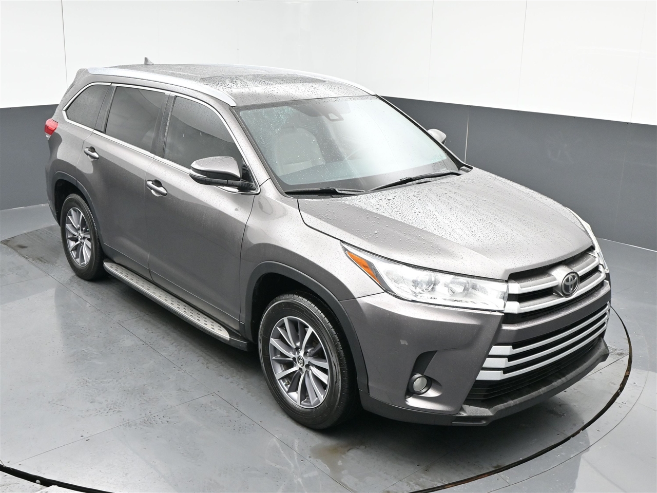 Toyota Highlander XLE FWD V6 2019
