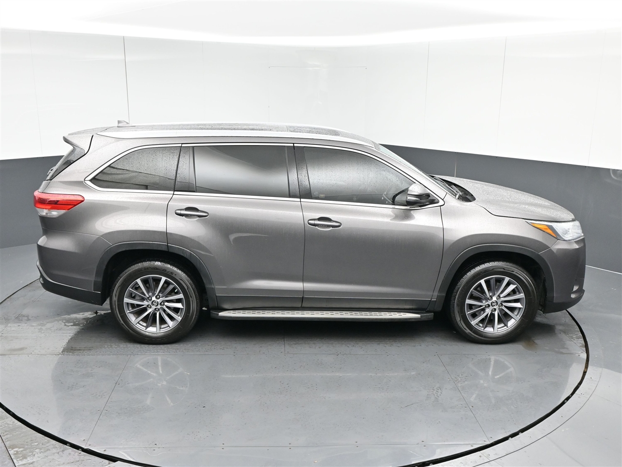 Toyota Highlander XLE FWD V6 2019