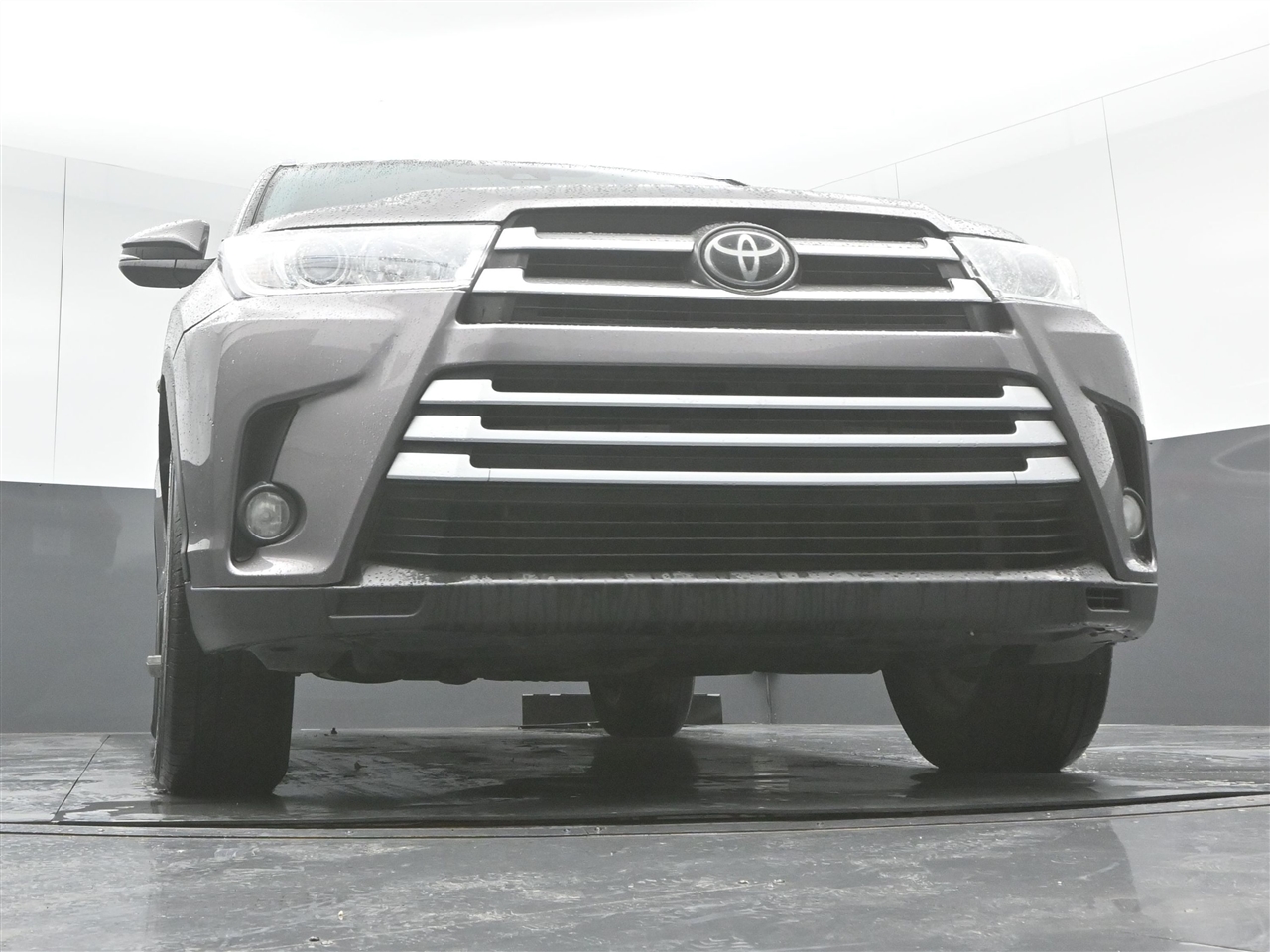 Toyota Highlander XLE FWD V6 2019