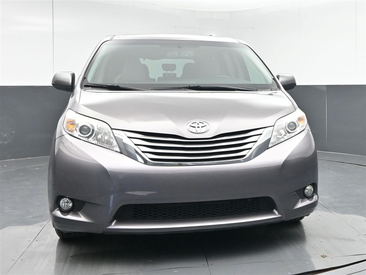 Toyota Sienna XLE FWD 8-Passenger V6 2016