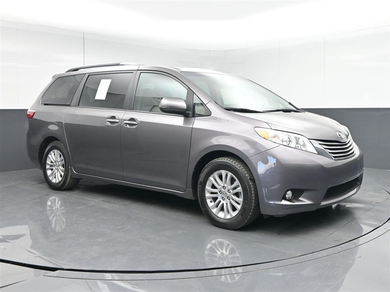 Toyota Sienna XLE FWD 8-Passenger V6 2016