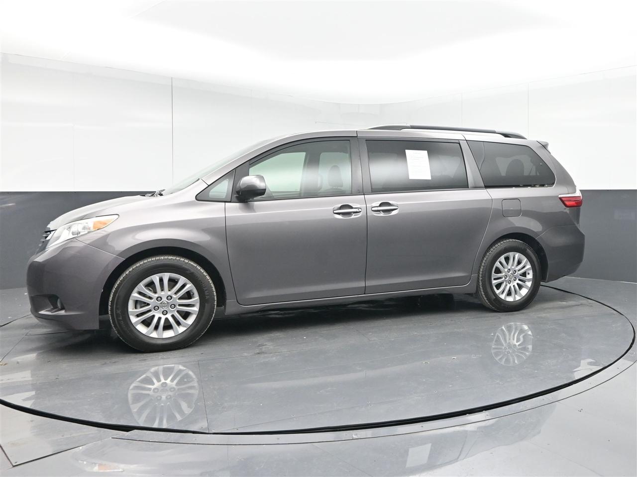 Toyota Sienna XLE FWD 8-Passenger V6 2016