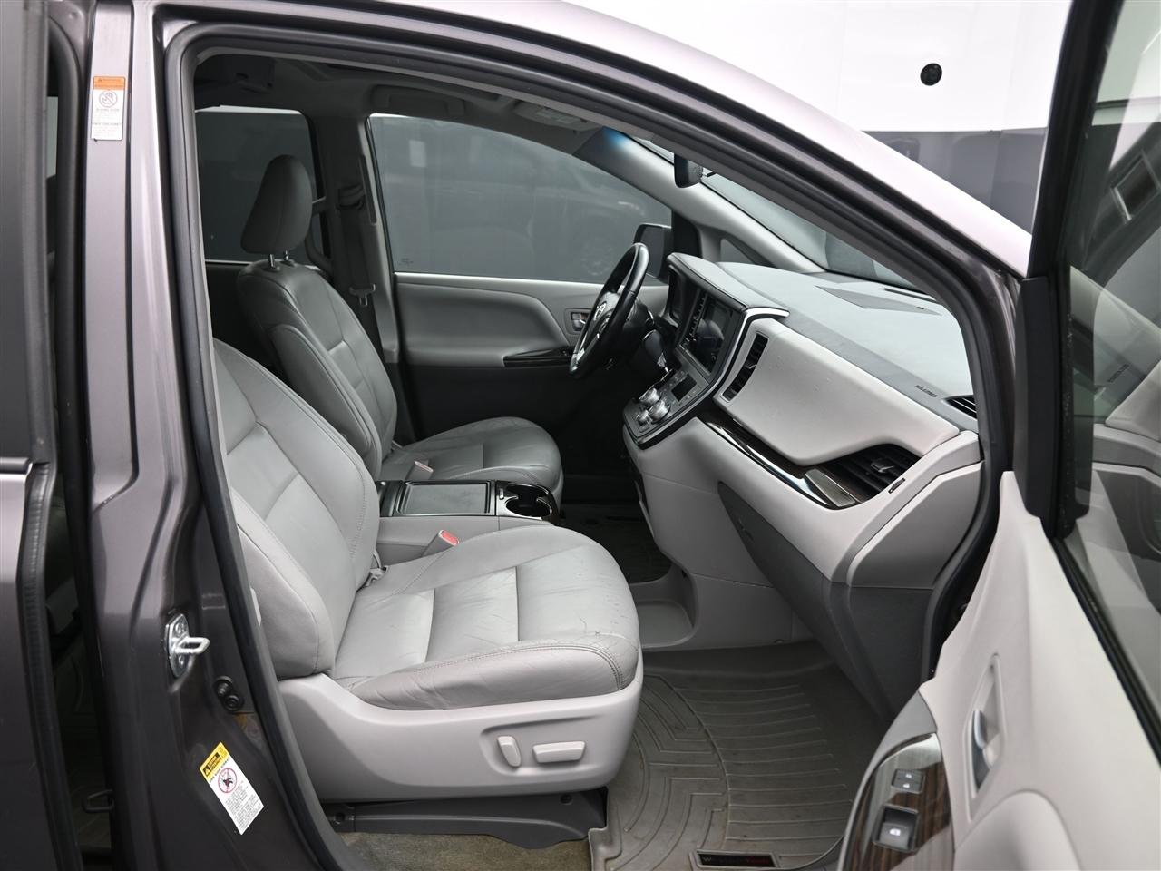Toyota Sienna XLE FWD 8-Passenger V6 2016