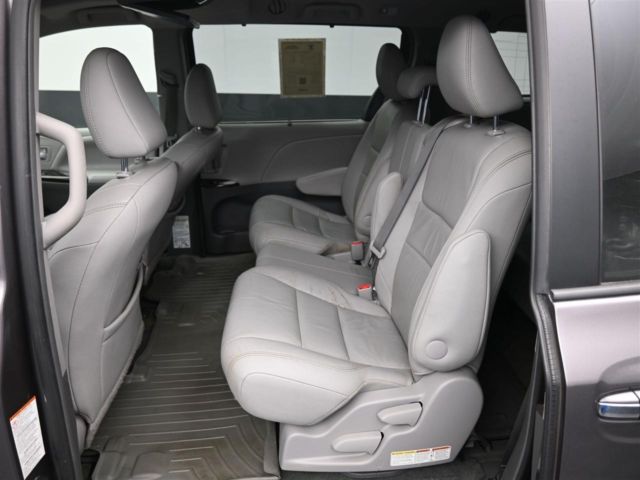 Toyota Sienna XLE FWD 8-Passenger V6 2016