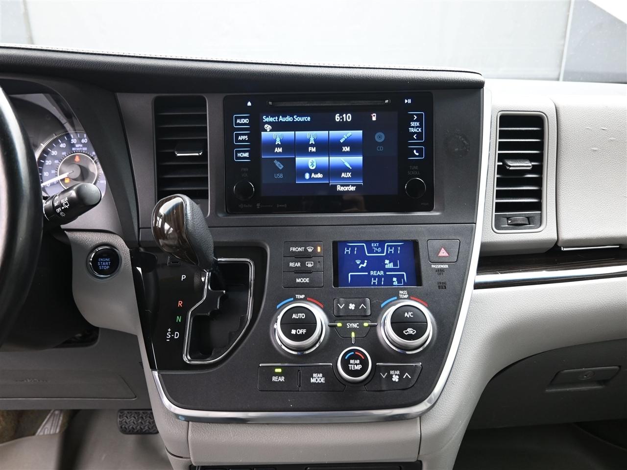 Toyota Sienna XLE FWD 8-Passenger V6 2016