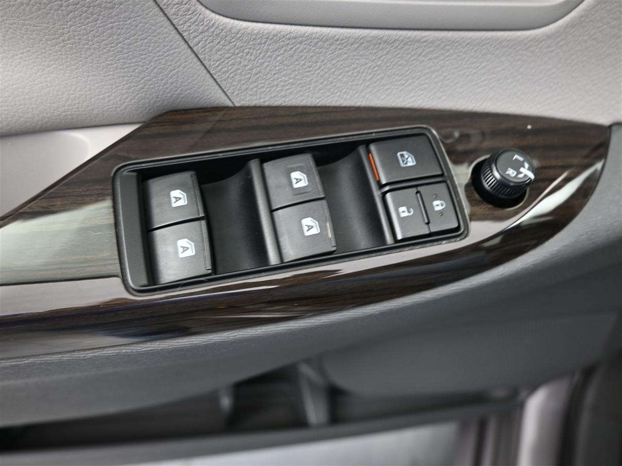 Toyota Sienna XLE FWD 8-Passenger V6 2016