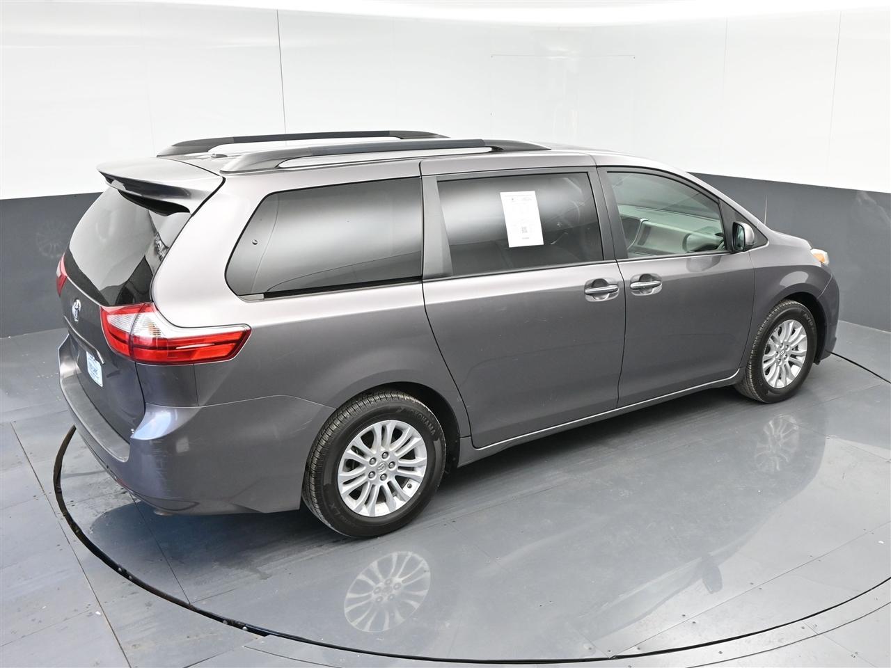 Toyota Sienna XLE FWD 8-Passenger V6 2016