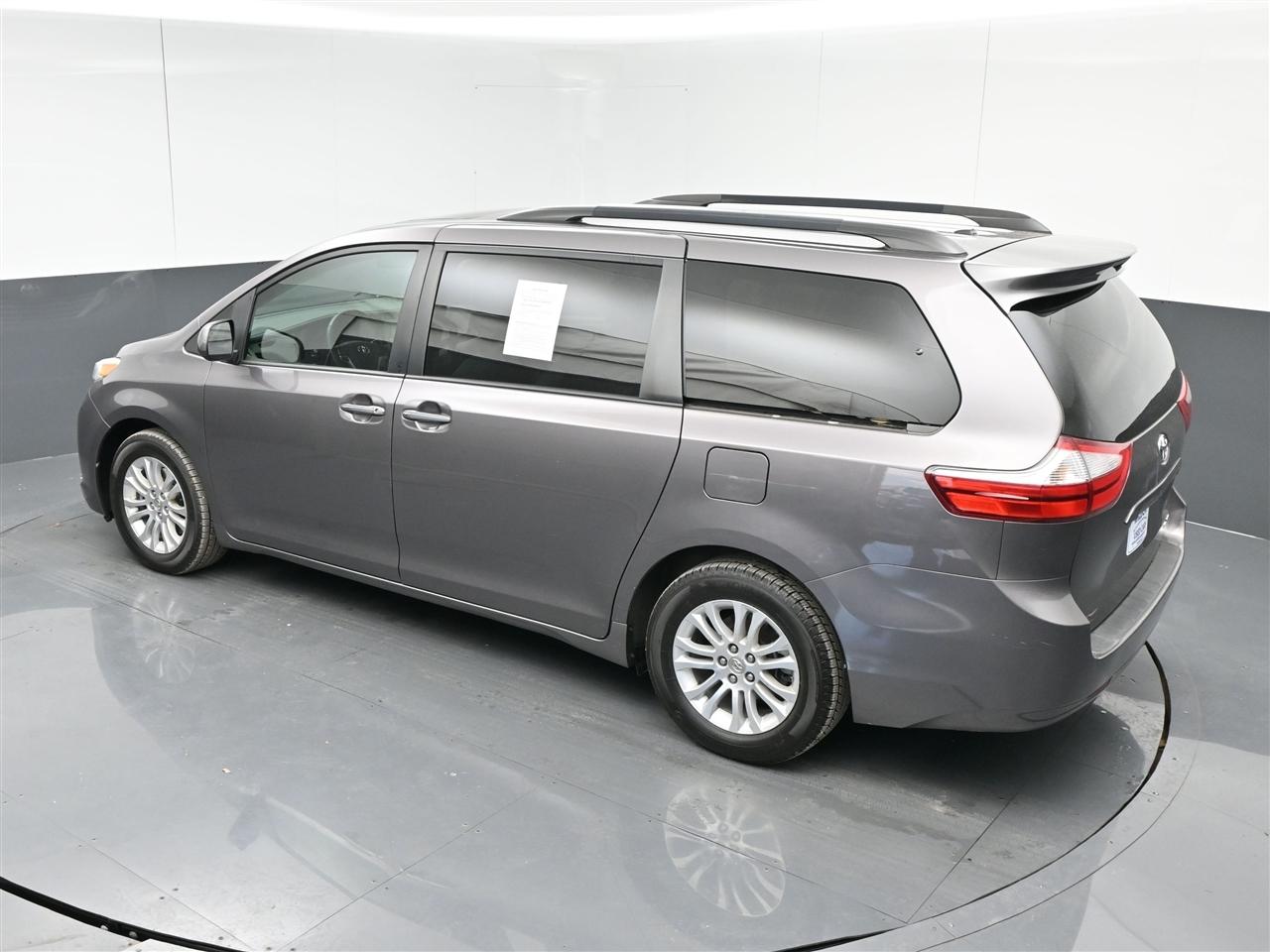 Toyota Sienna XLE FWD 8-Passenger V6 2016