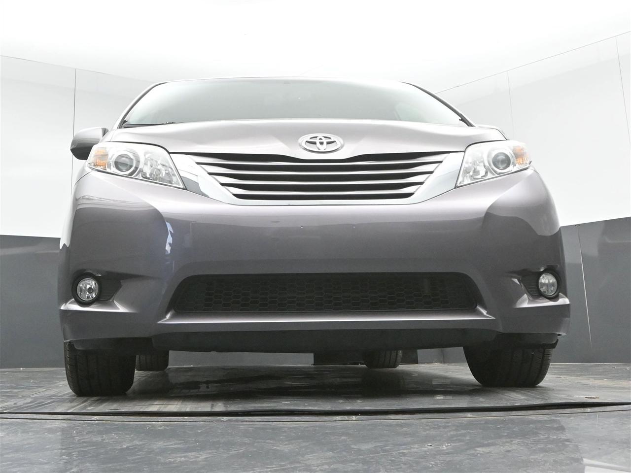 Toyota Sienna XLE FWD 8-Passenger V6 2016