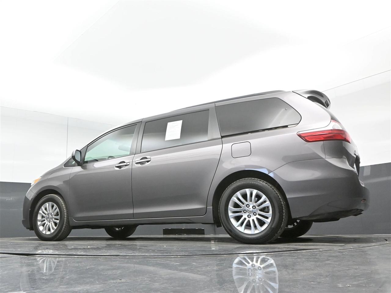 Toyota Sienna XLE FWD 8-Passenger V6 2016