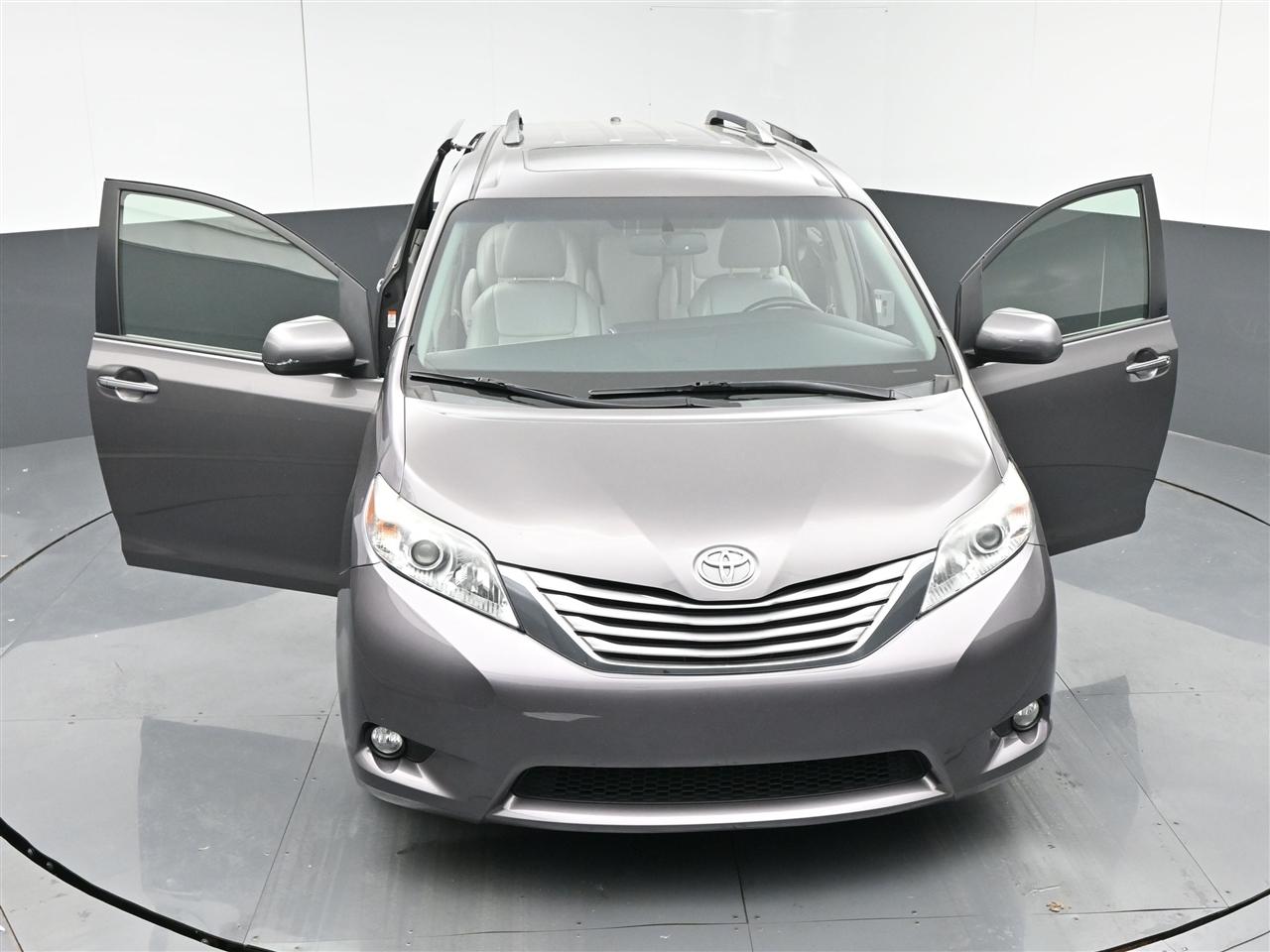 Toyota Sienna XLE FWD 8-Passenger V6 2016